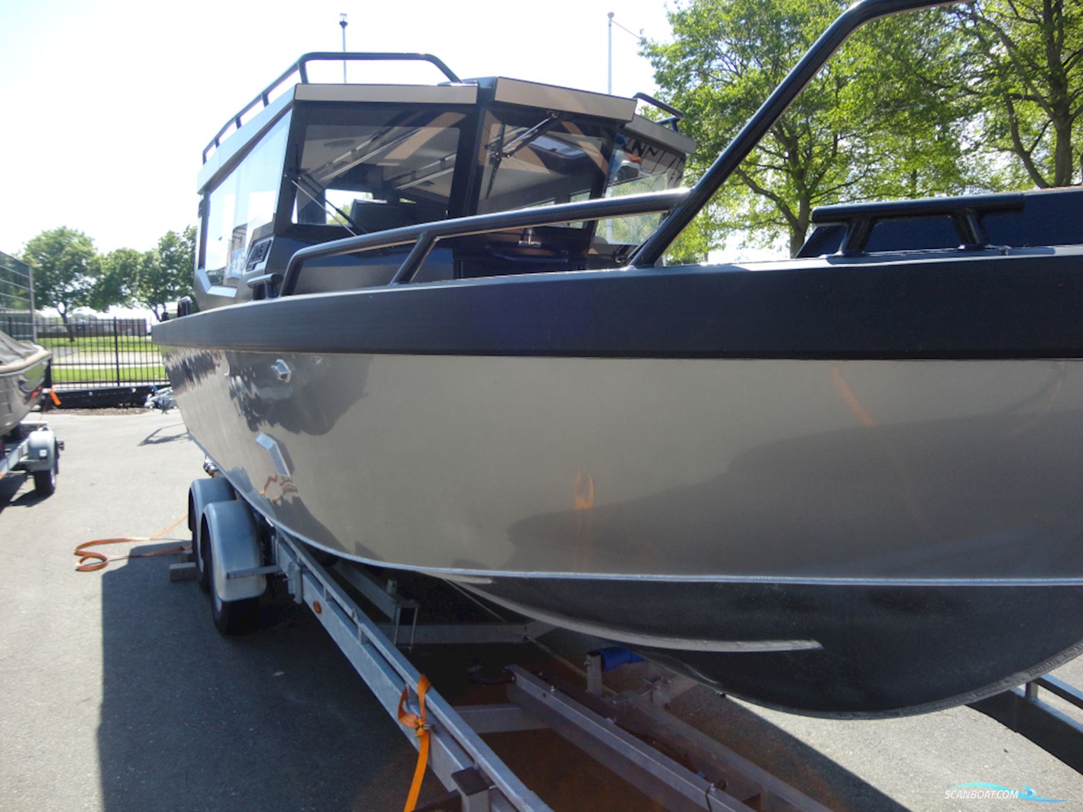 Ums Boat Cabin Cruiser