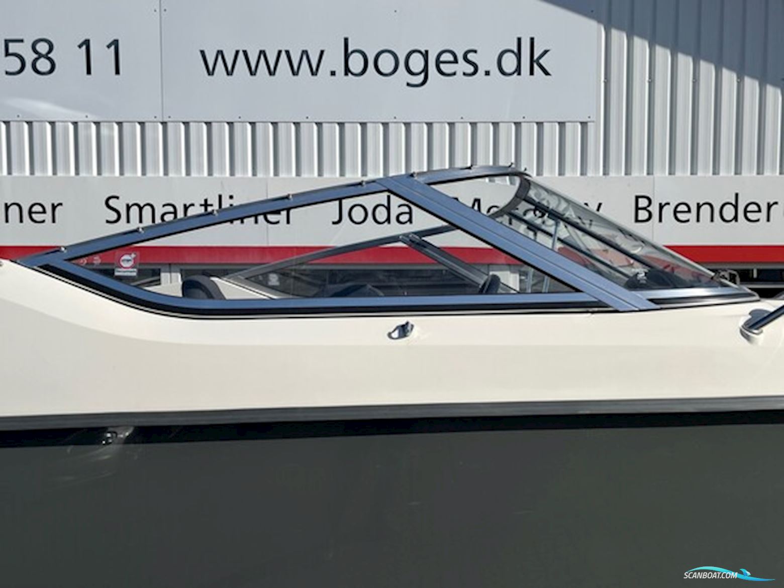 Uttern D62 med F115 Mercury-EFI 4 takt og Buggi bådtrailer