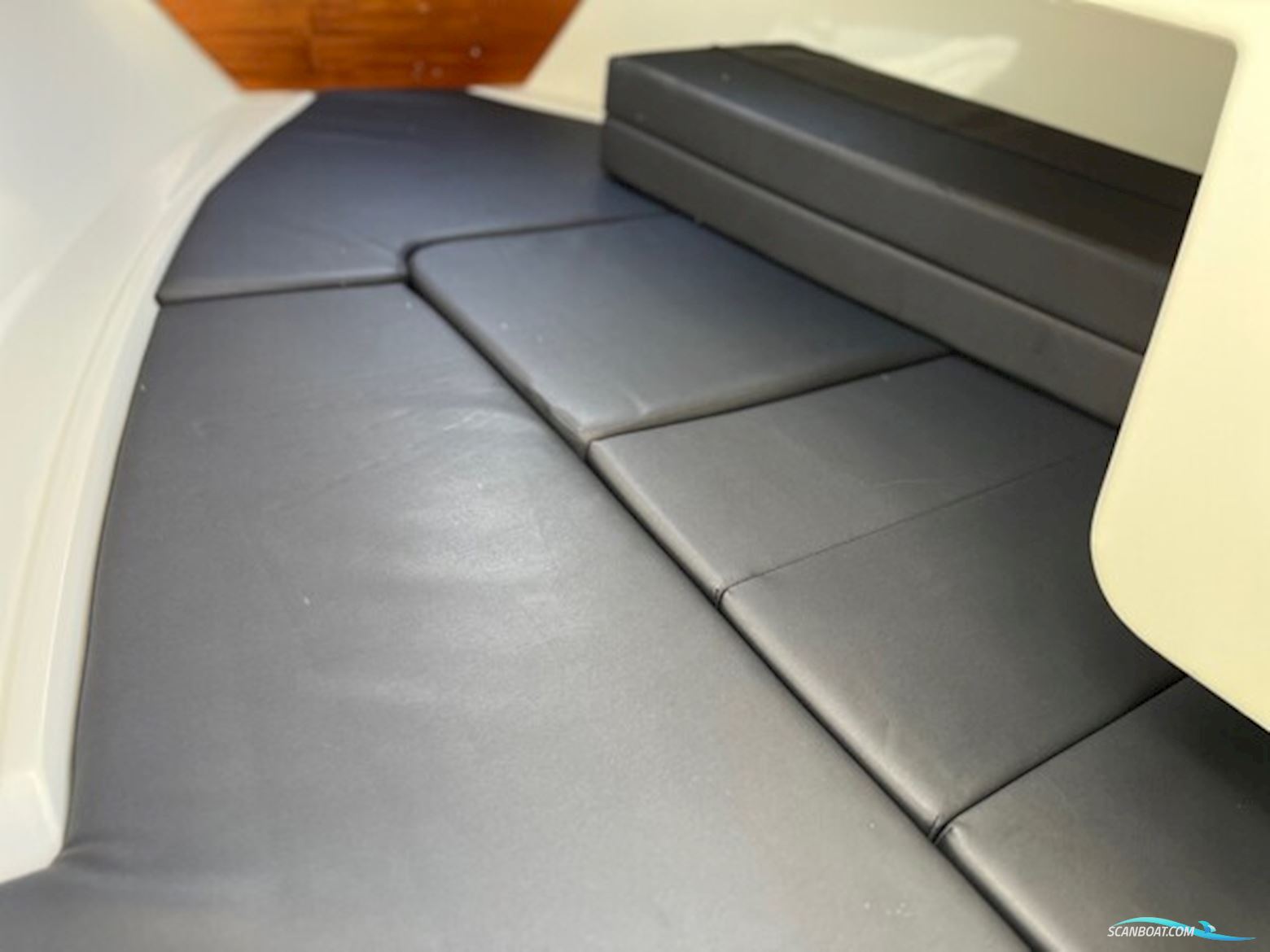 Uttern D62 med F115 Mercury-EFI 4 takt og Buggi bådtrailer