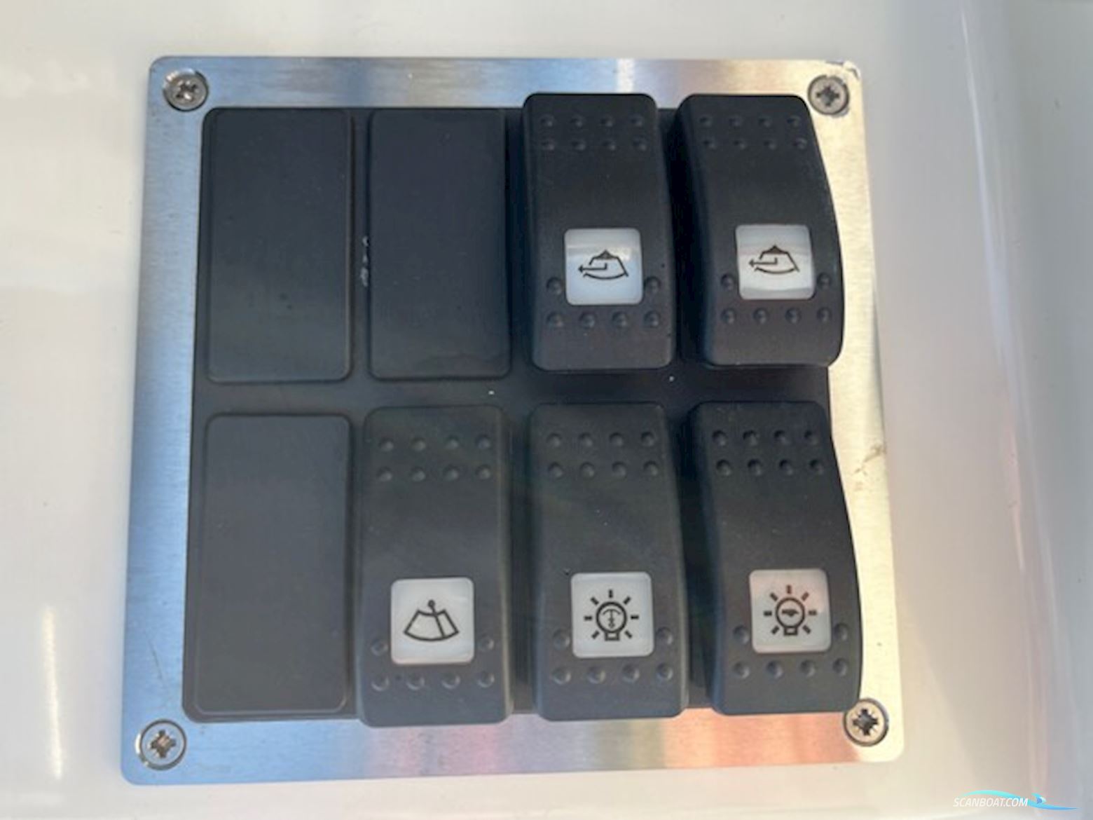 Uttern D62 med F115 Mercury-EFI 4 takt og Buggi bådtrailer