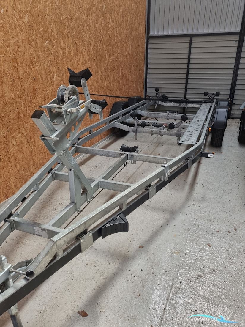 Uttern D68 Exclusive med trailer