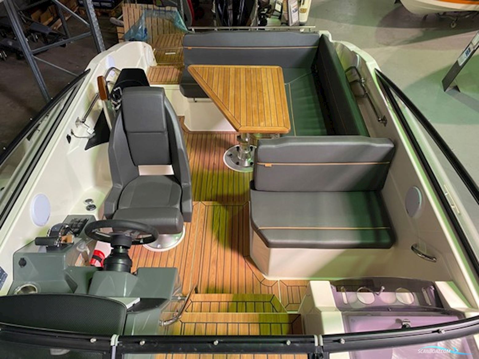 Uttern D77 m. Mercury 300 hk V8 DTS Verado