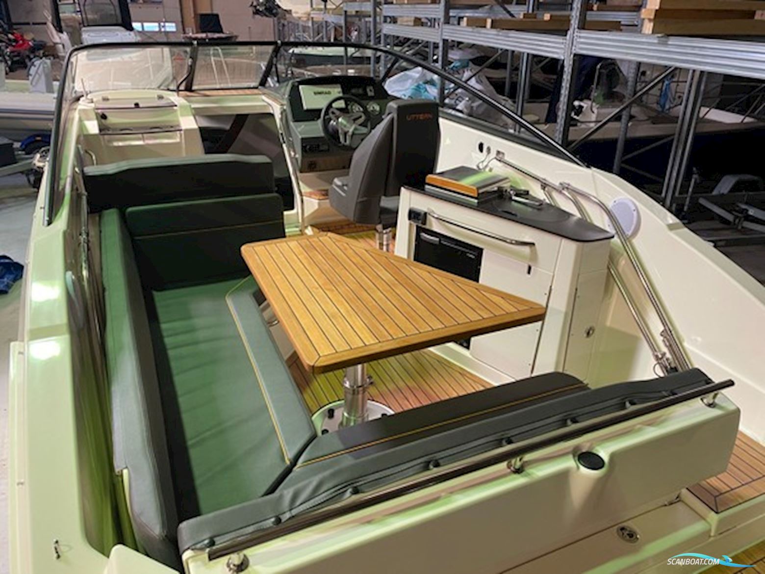 Uttern D77 m. Mercury 300 hk V8 DTS Verado