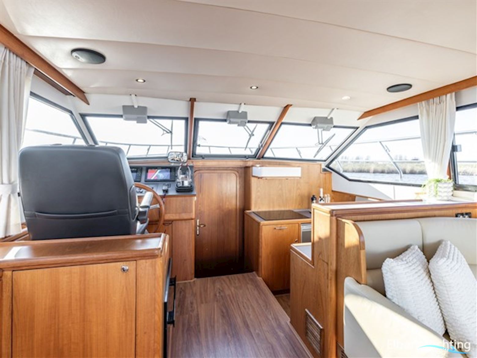 Valk Continental 1600 - Open Kuip