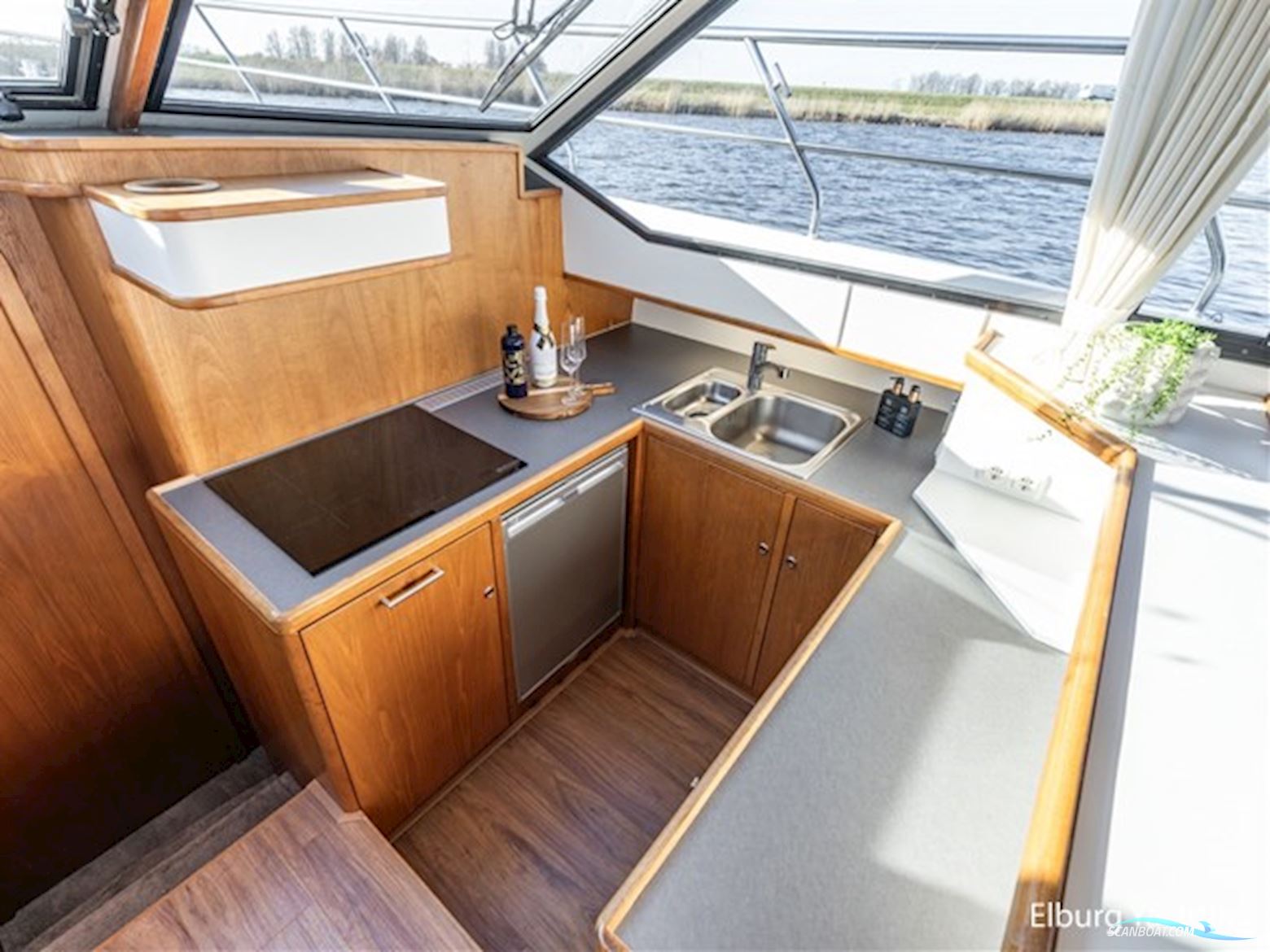 Valk Continental 1600 - Open Kuip