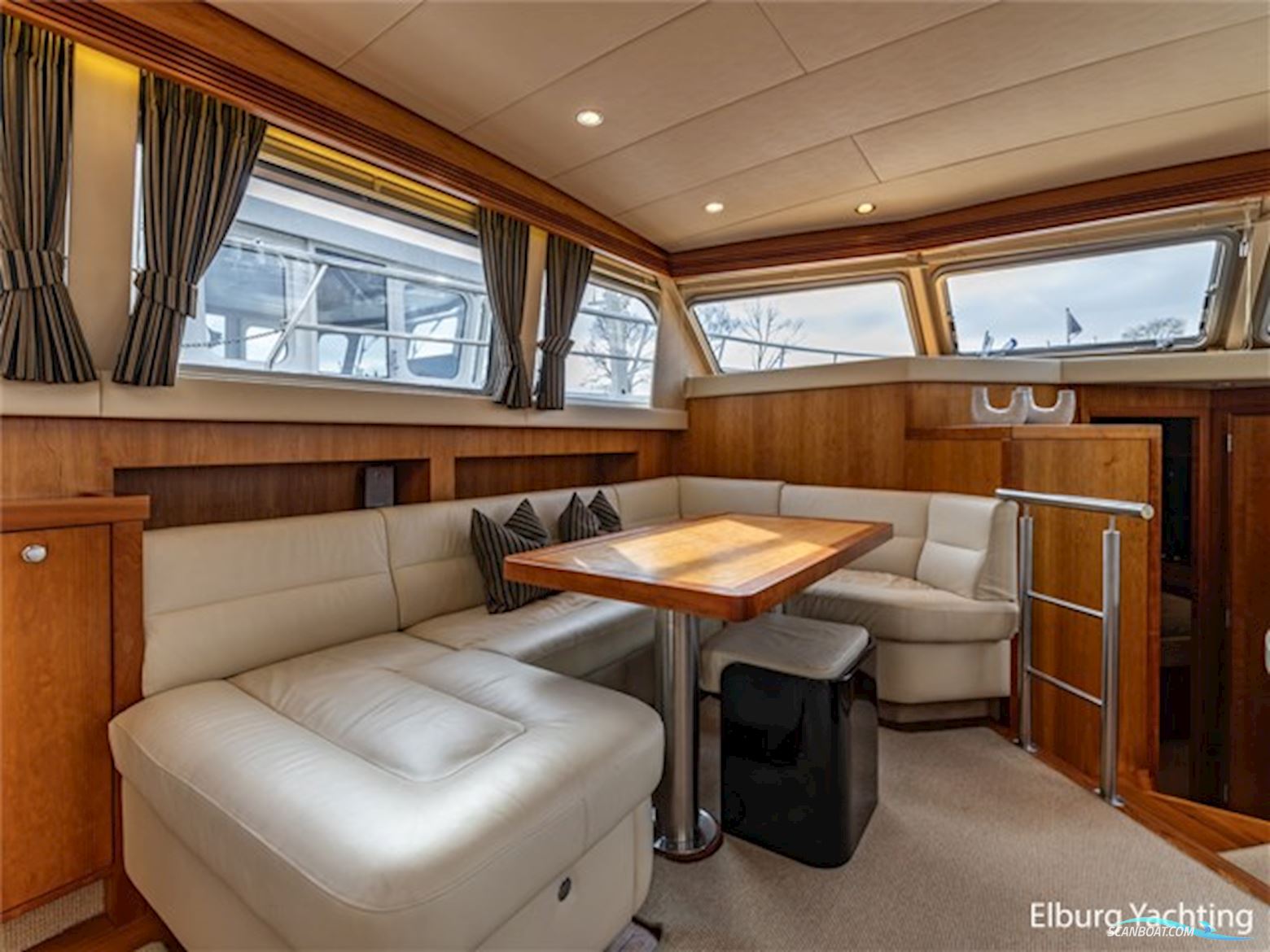 Valk Continental 1900 - Wheelhouse