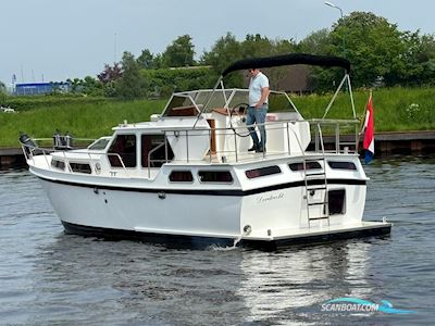 Valkkruiser AK Motorboten 1982, met Volvo Penta Diesel motor, The Netherlands