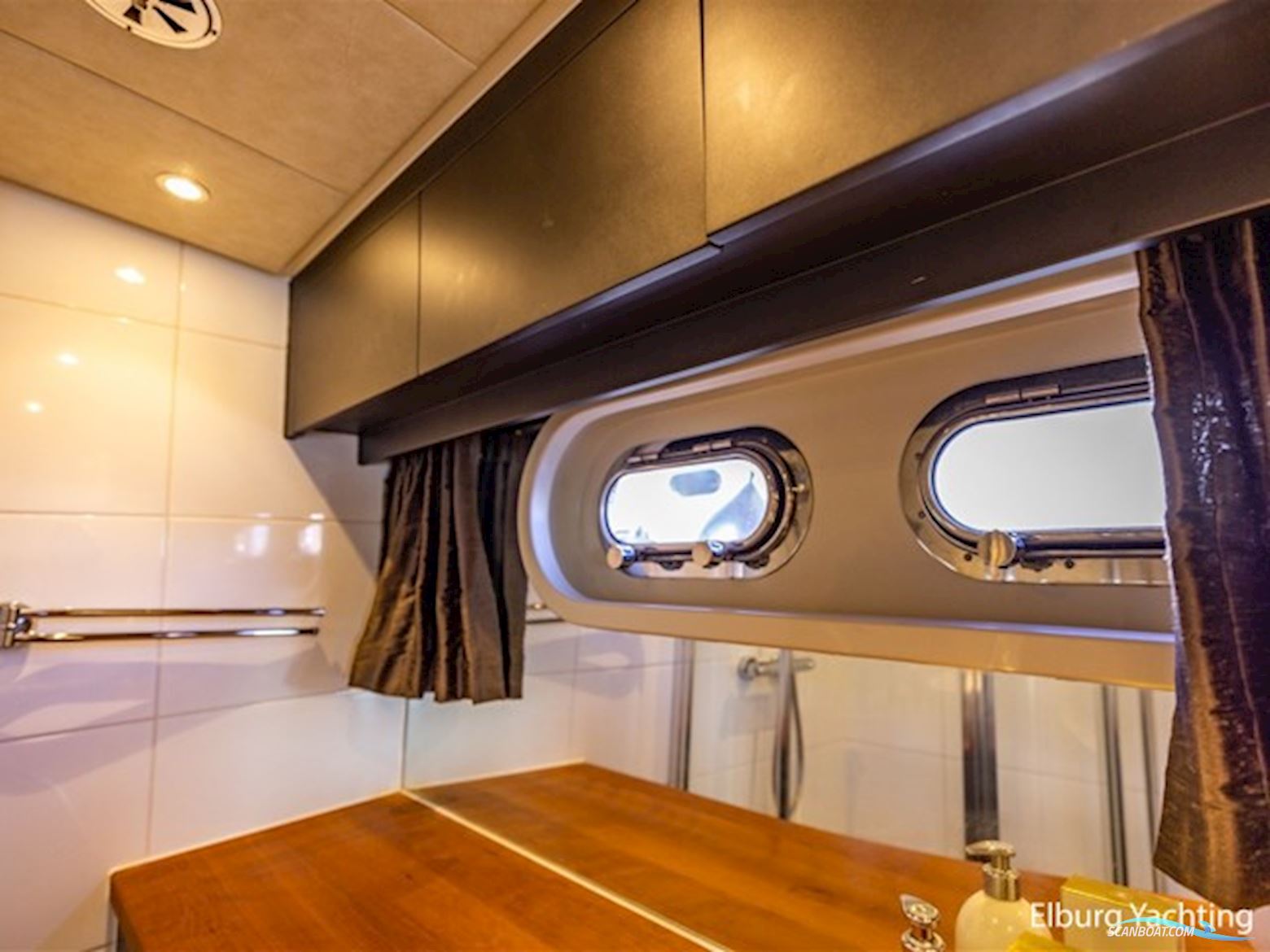 Van den Hoven Exclusive 1600 - Stabilizers 