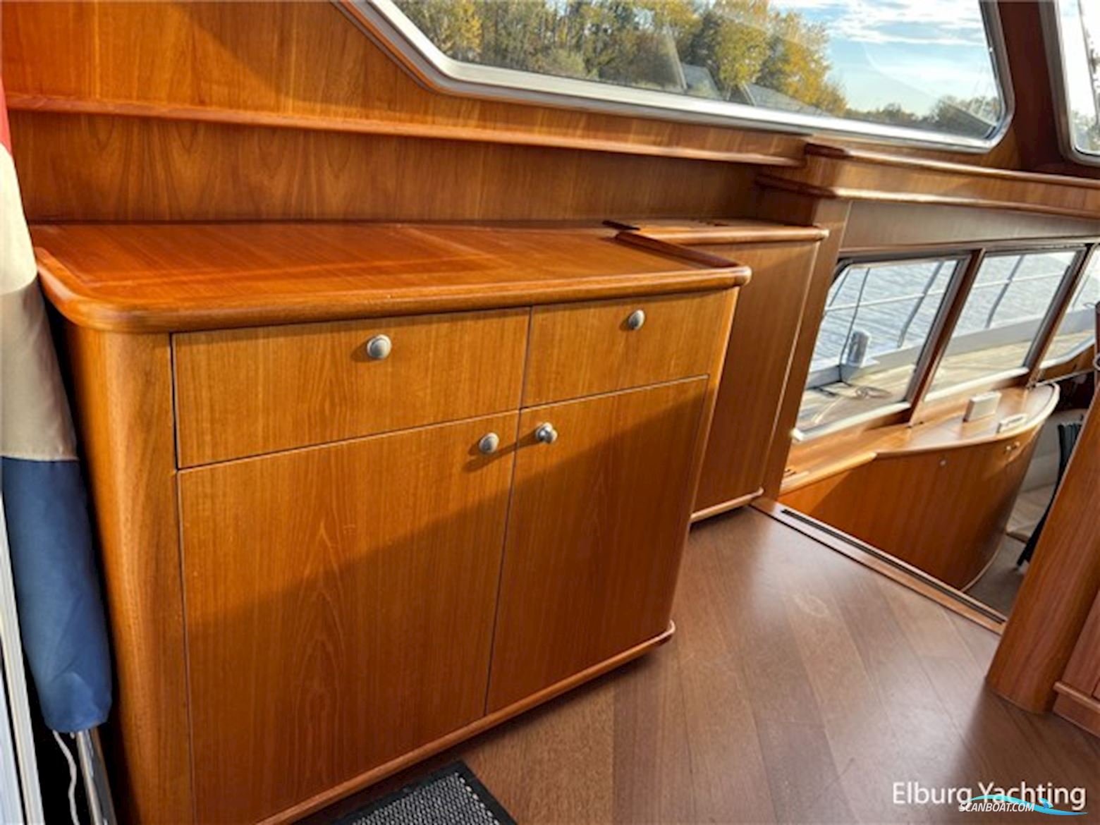 Van den Hoven Exclusive 1600 