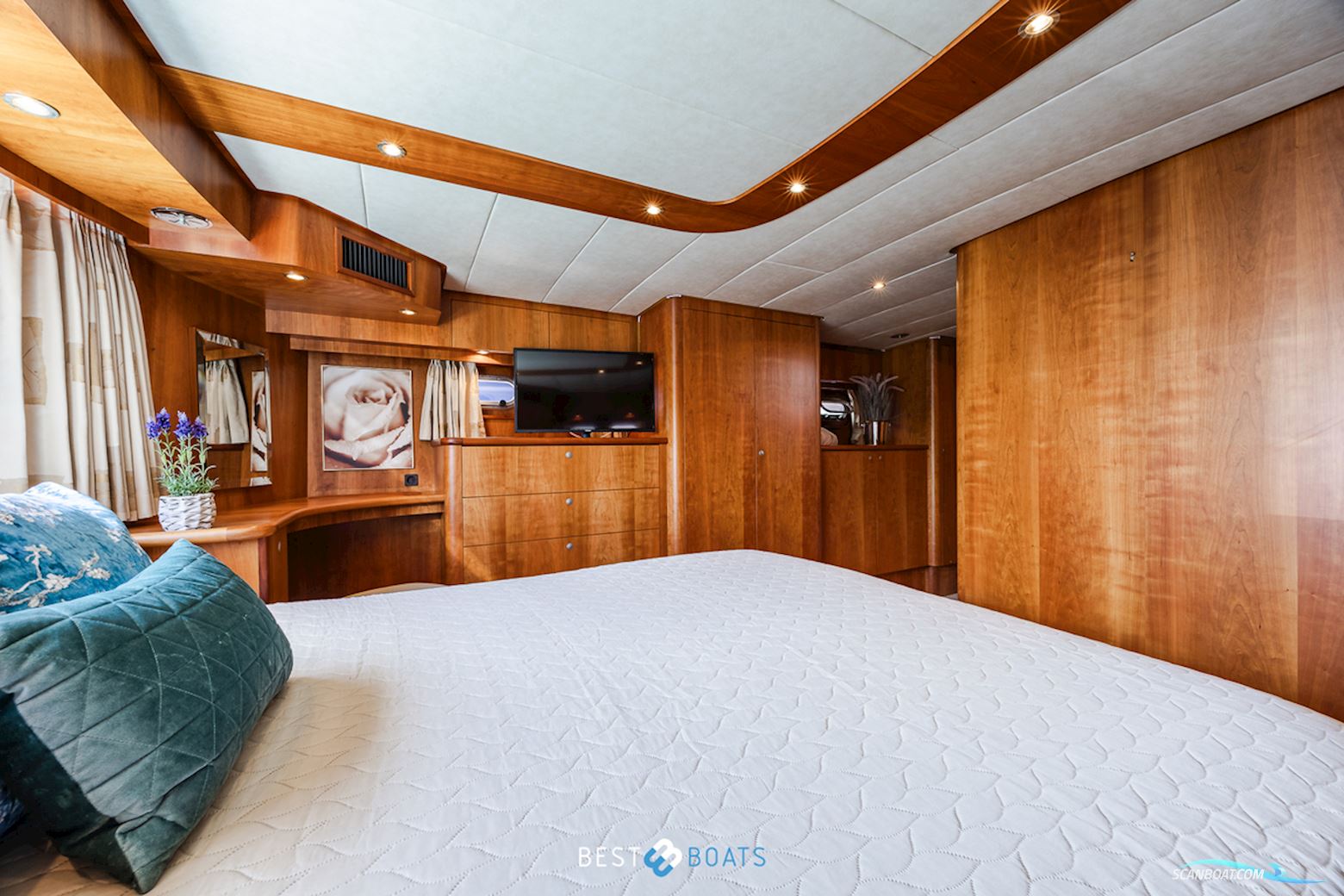 Van Den Hoven Exclusive 1600