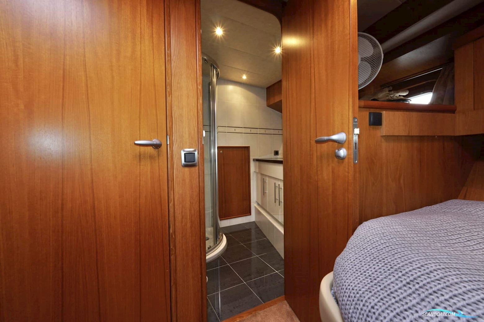 Van den Hoven Exclusive 18.00 VS