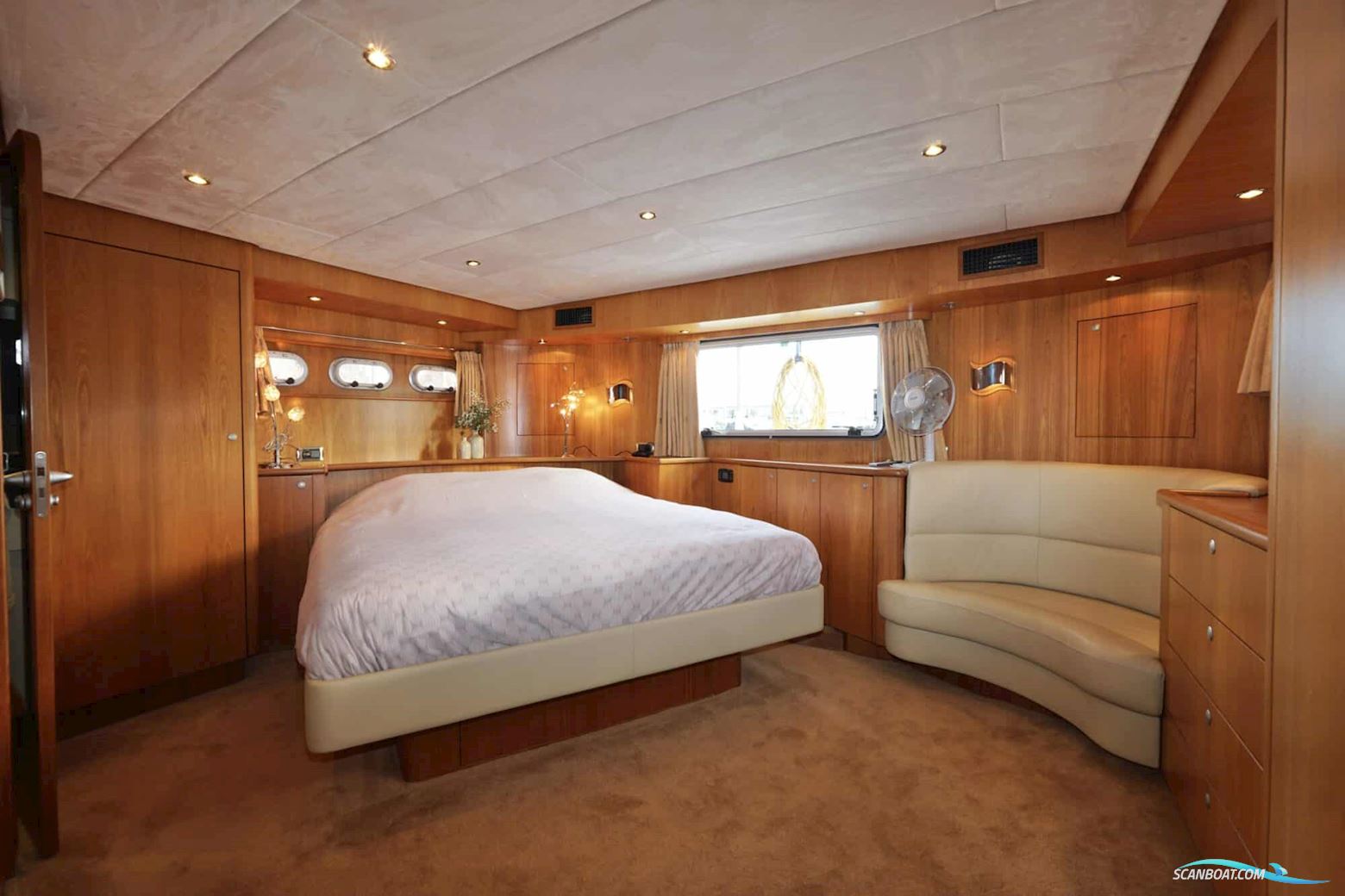 Van den Hoven Exclusive 18.00 VS