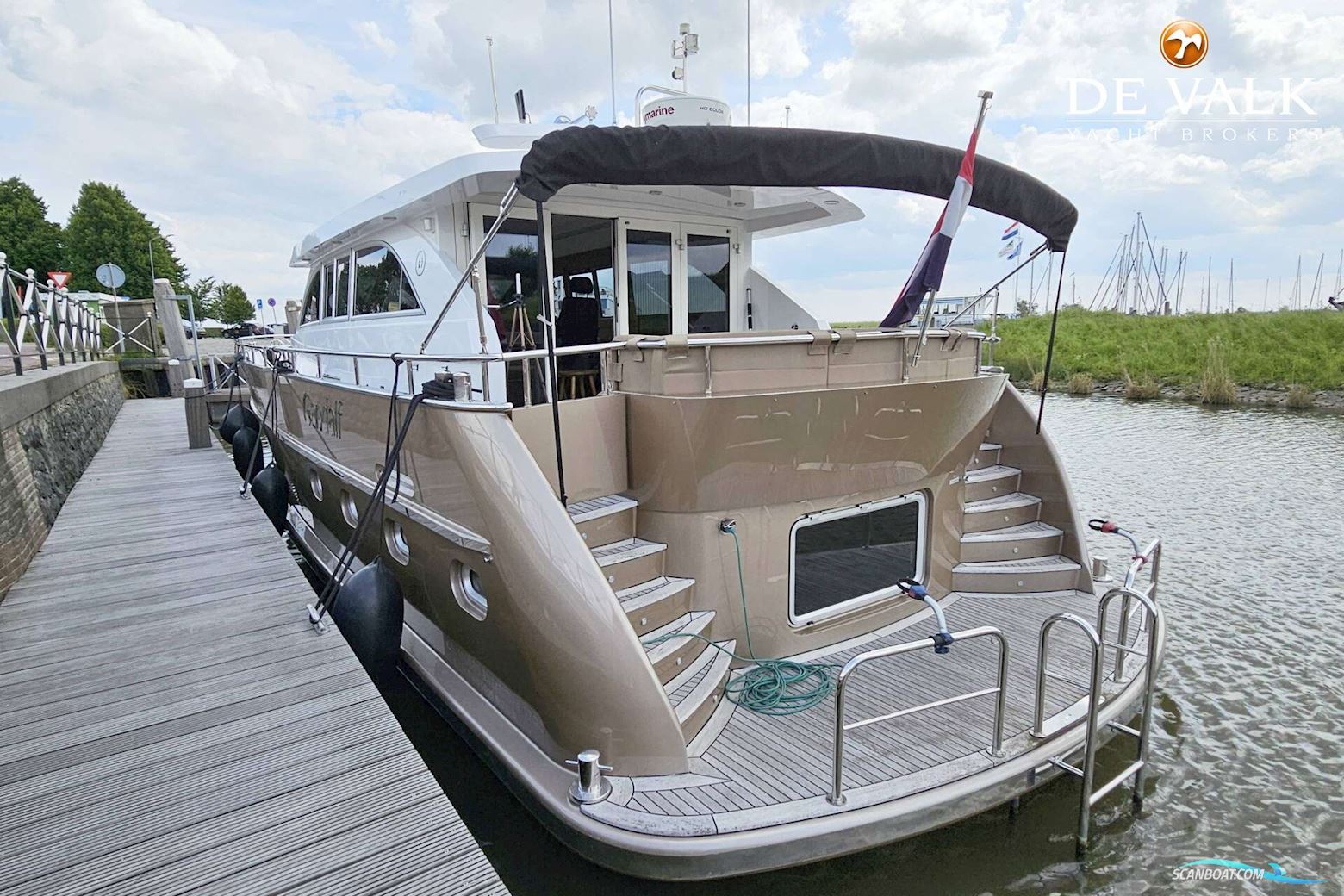 Van Den Hoven Executive 1700