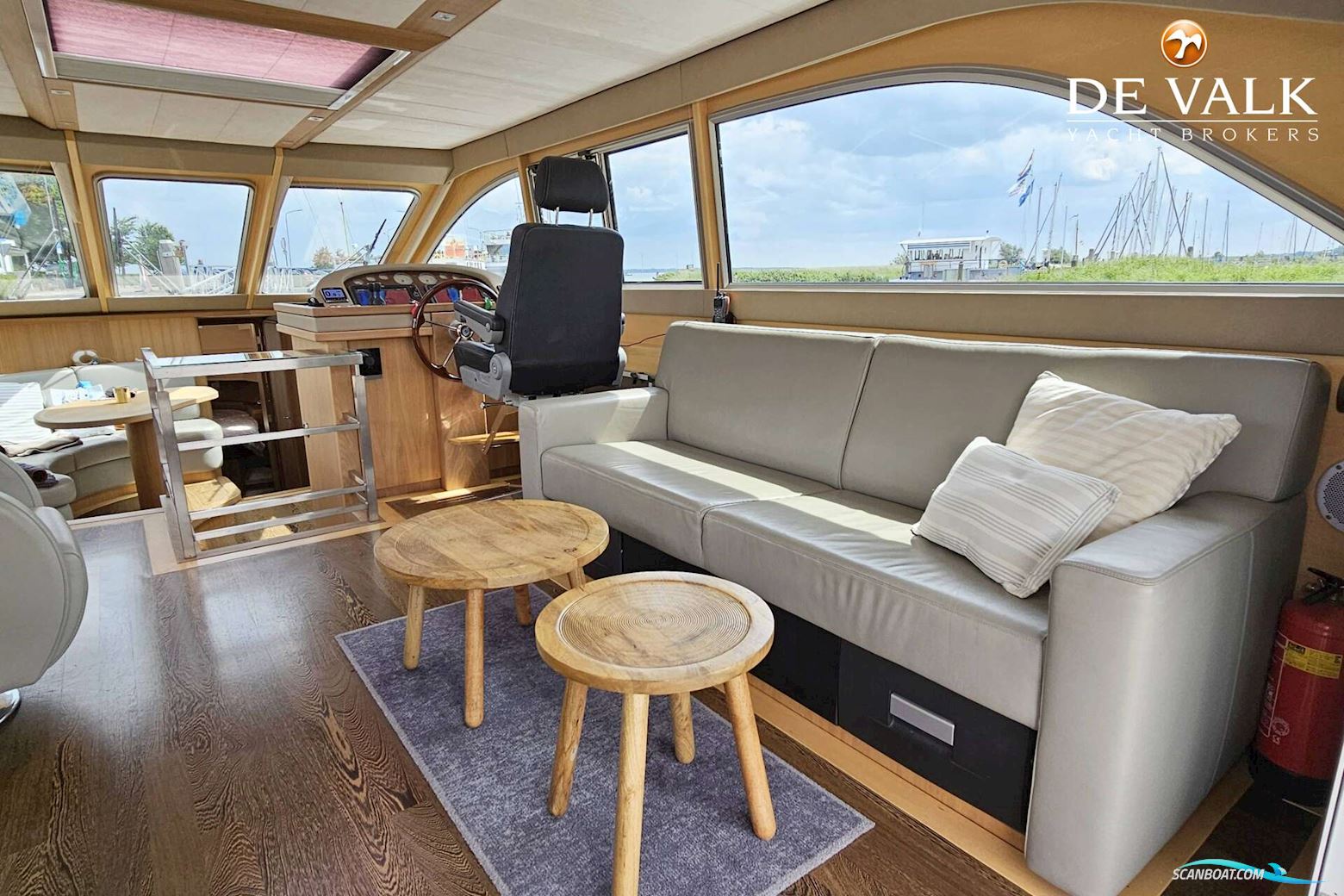 Van Den Hoven Executive 1700