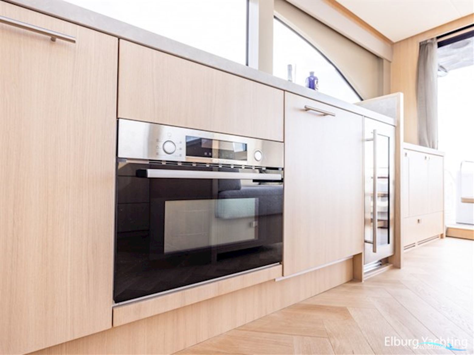 Van den Hoven Voyager 50 