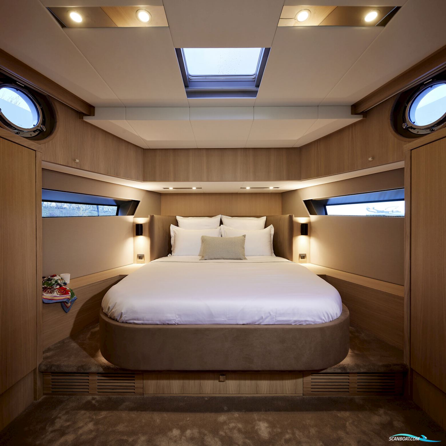 Van Den Hoven Voyager 50