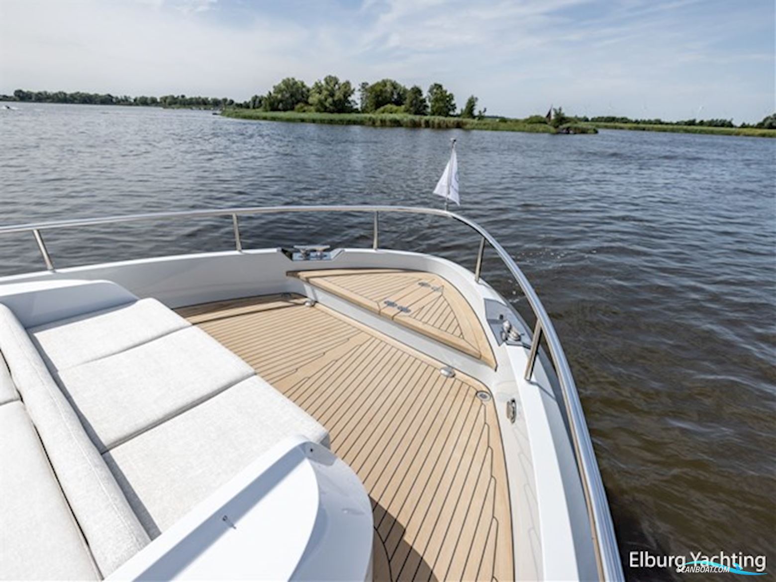 Van Den Hoven Voyager 56