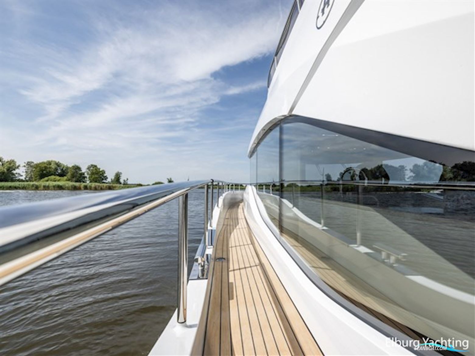 Van Den Hoven Voyager 56