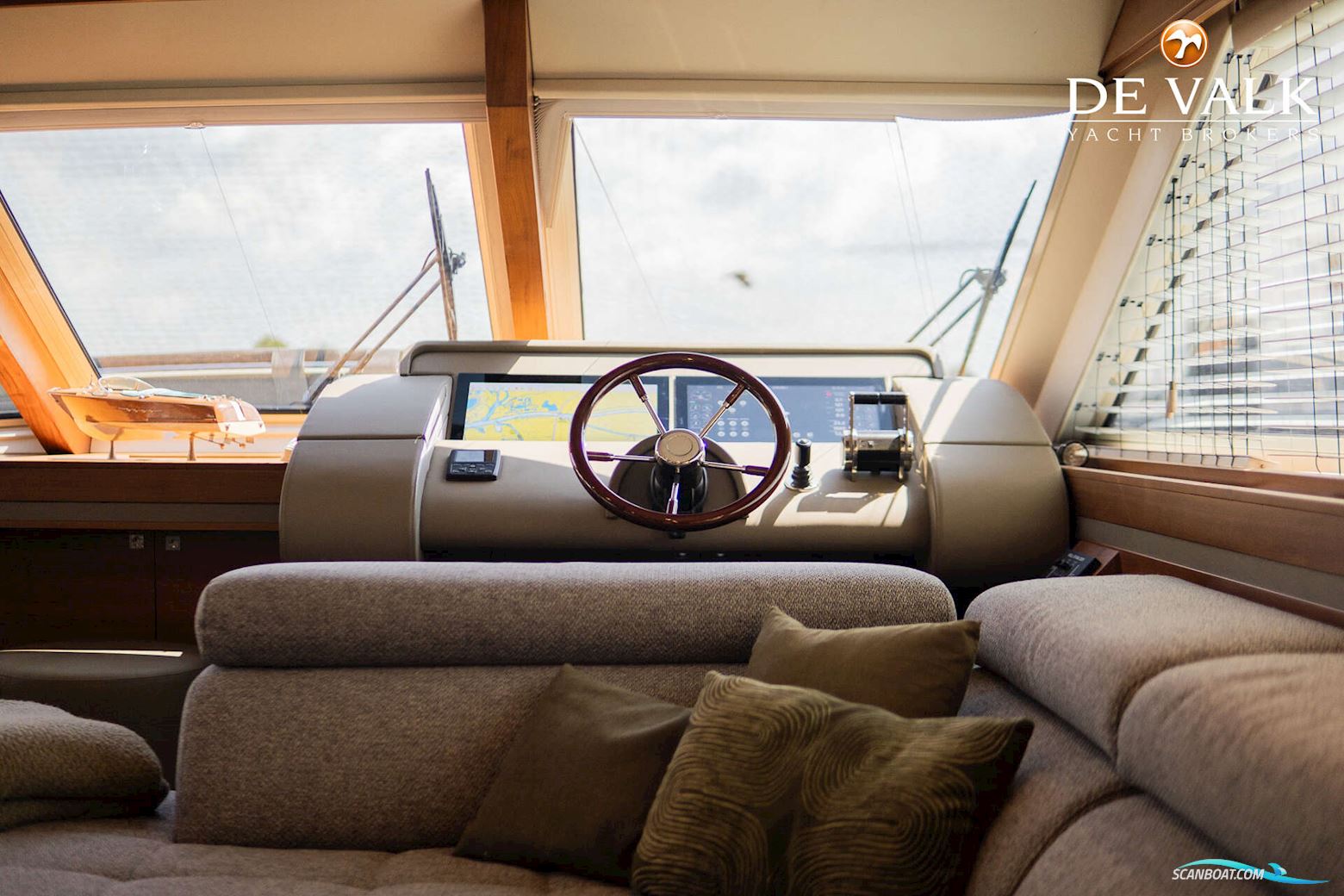 Van Der Heijden Superior Fly 2400