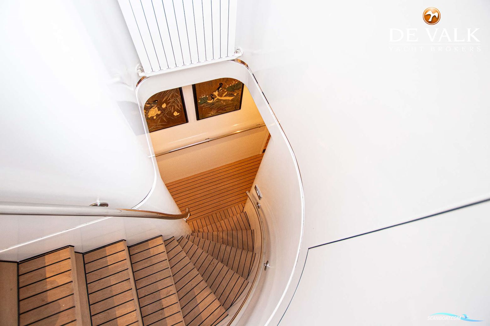 Van Der Valk Explorer 25M