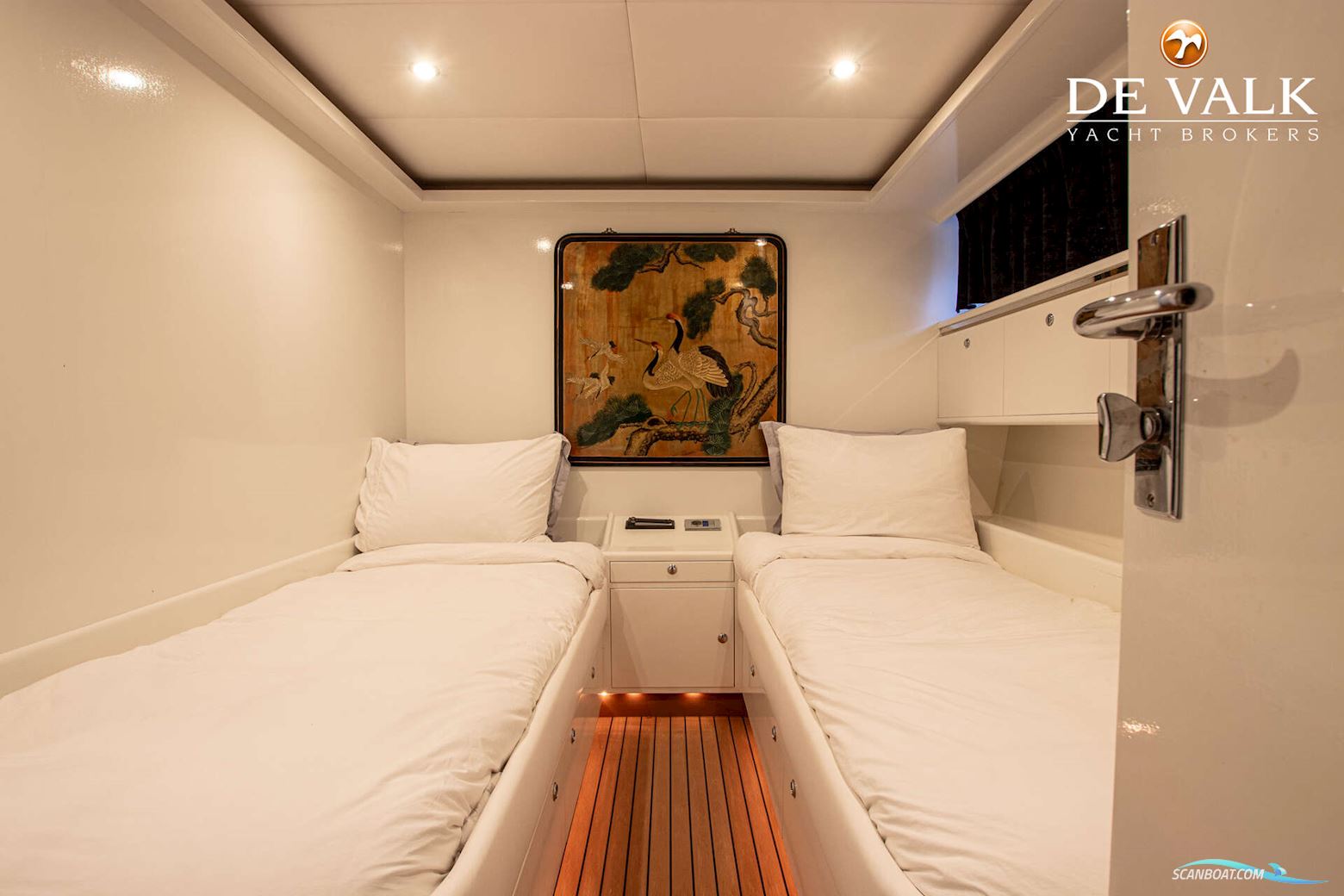 Van Der Valk Explorer 25M