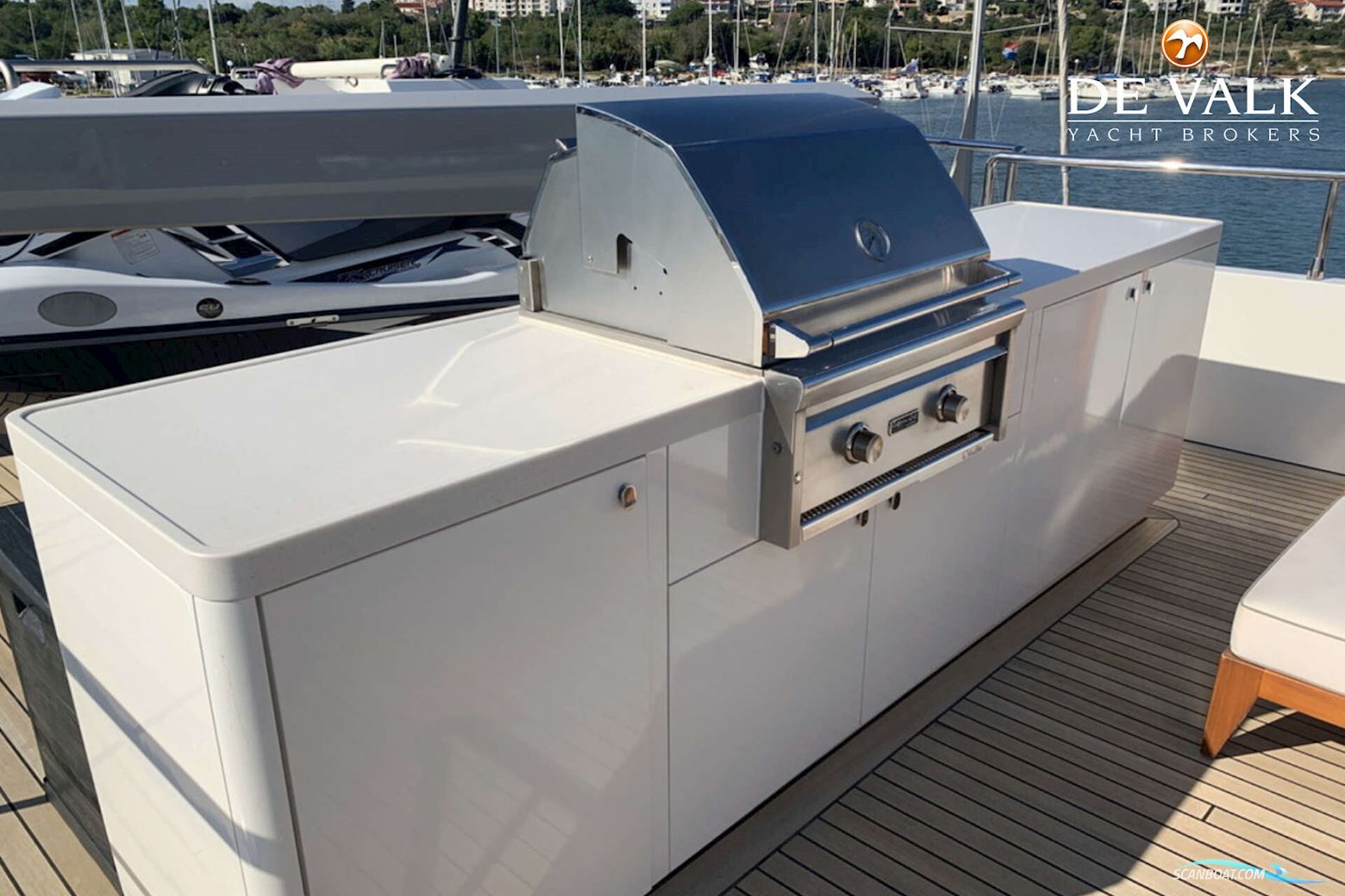 Van Der Valk Explorer 37M