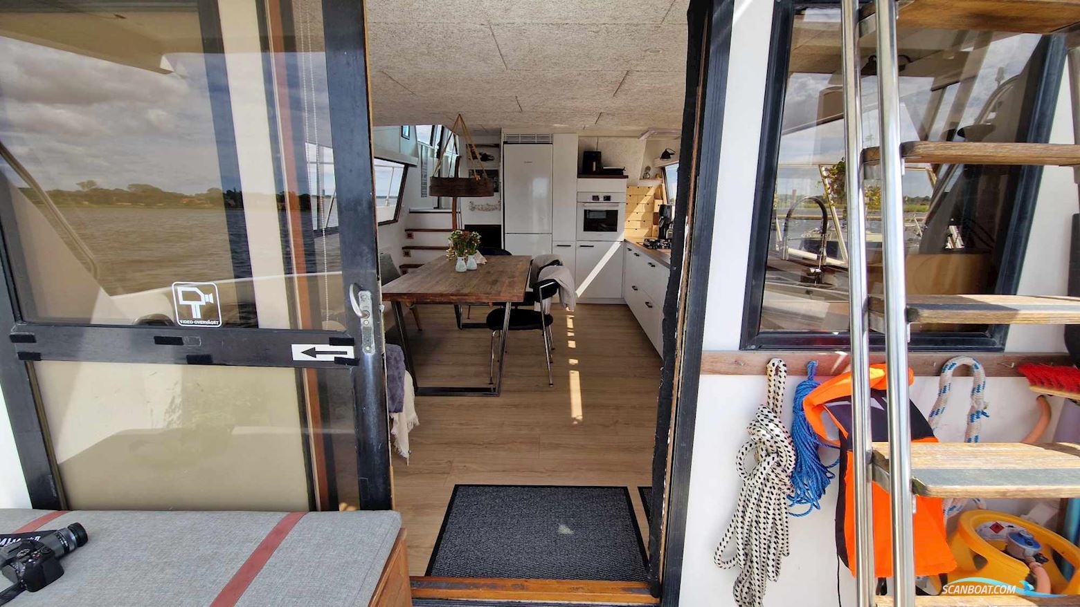 Vantare 53 Pilothouse