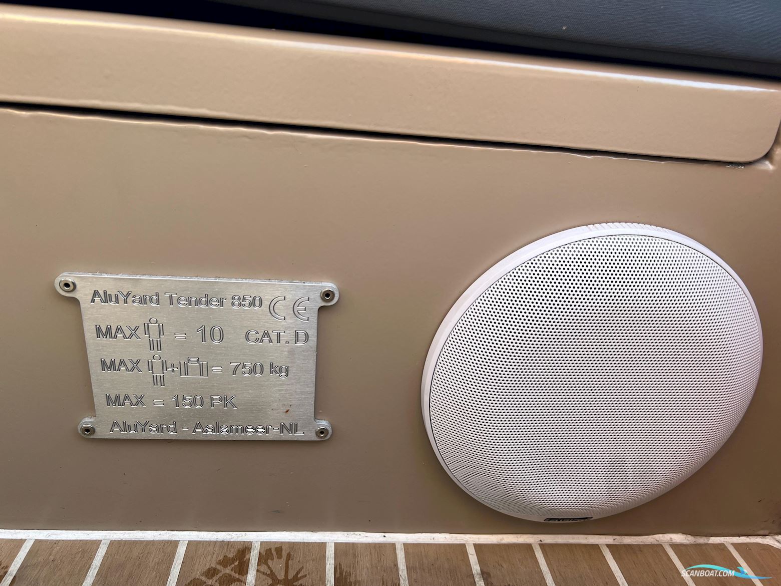 Vanvossen 850 Tender