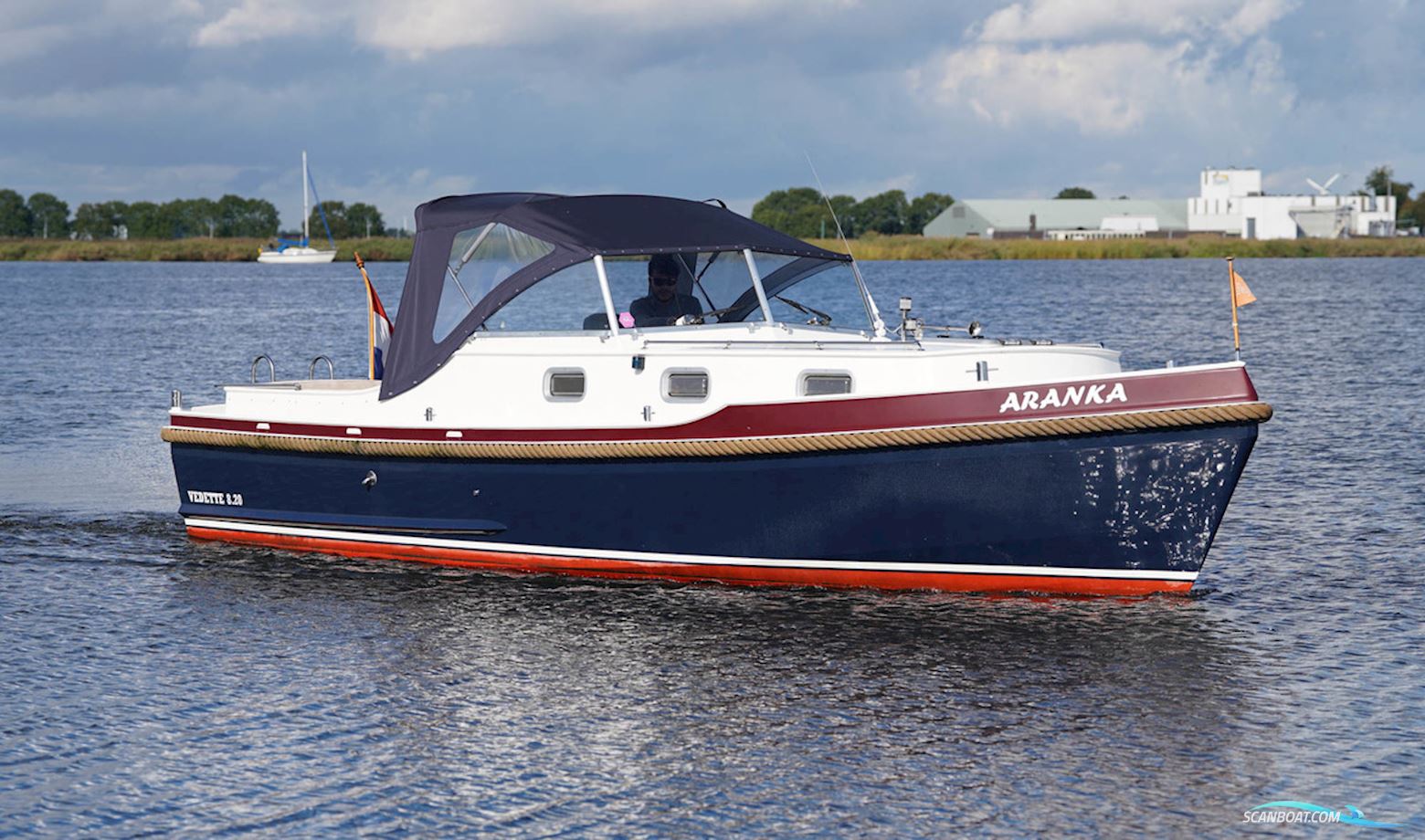 Vedette 8.20 V/OK