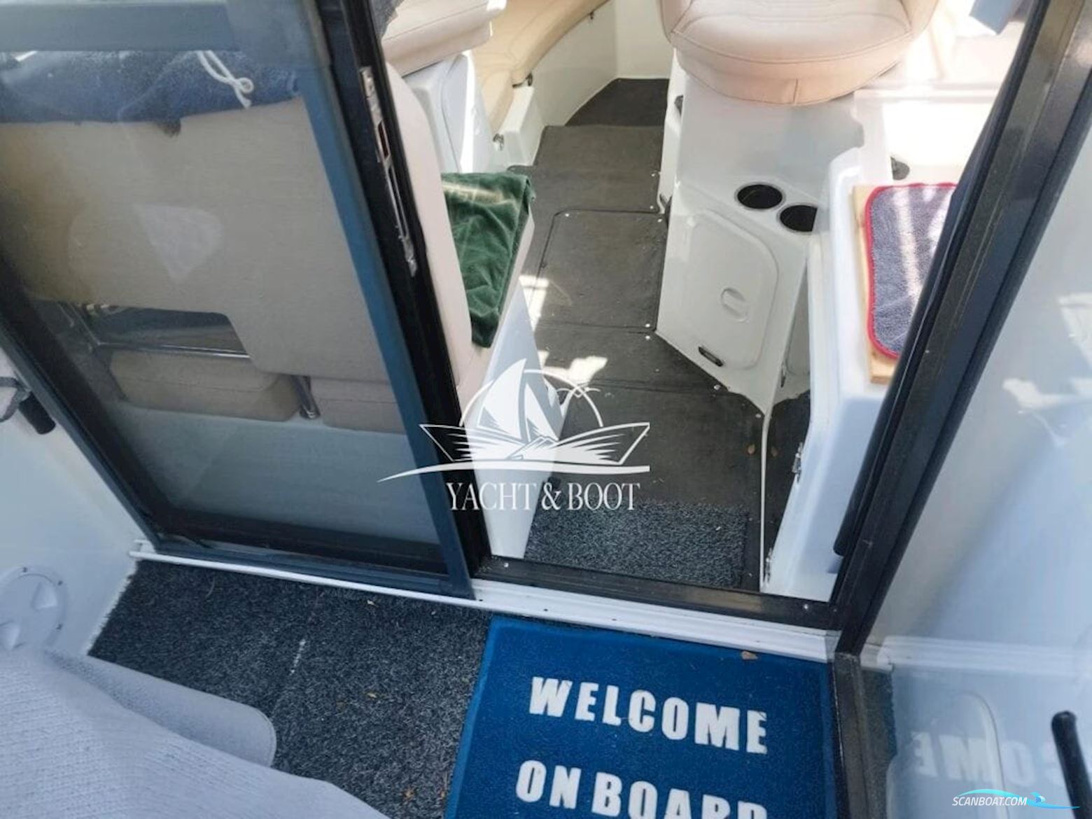 Velvette 23 Active Sedan