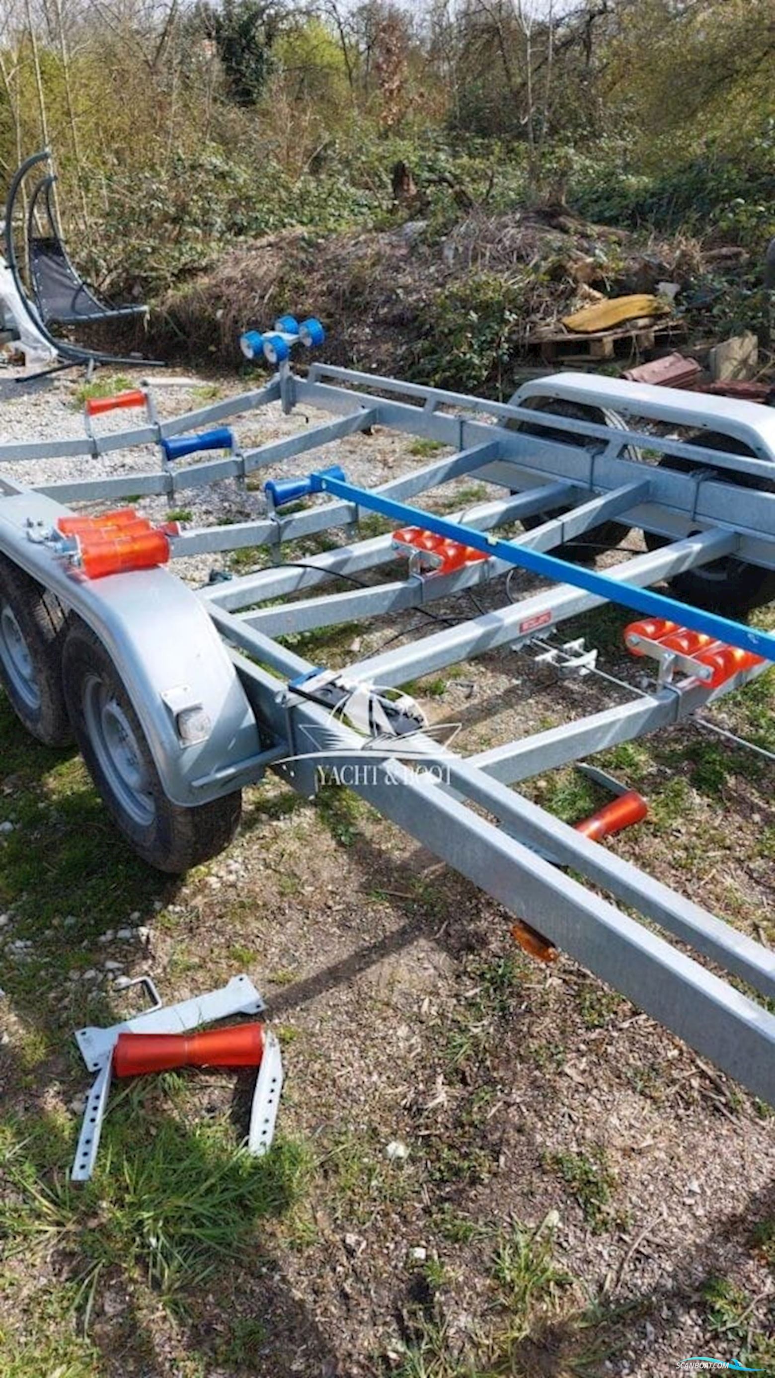 Velvette 23 Active Sedan