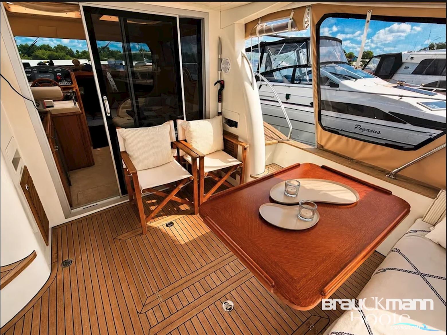Viking 34 Sedan
