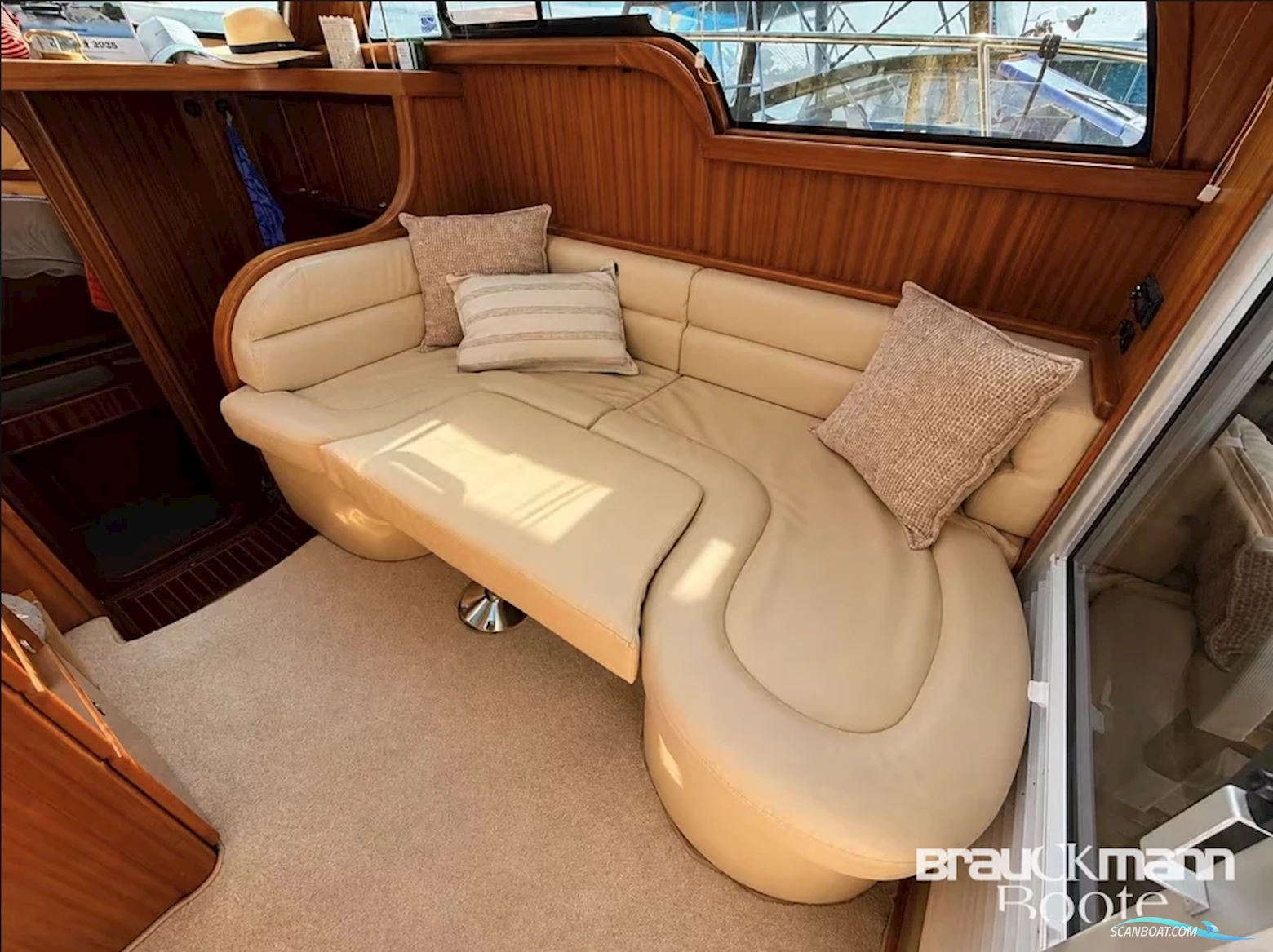 Viking 34 Sedan