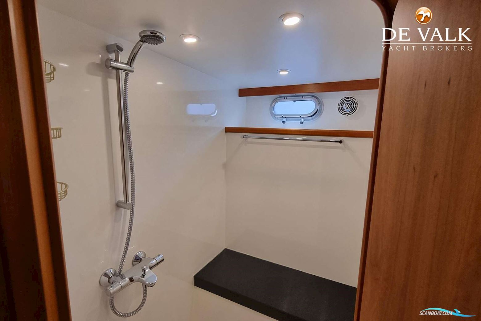 Vischer Yachting Custom 125AC