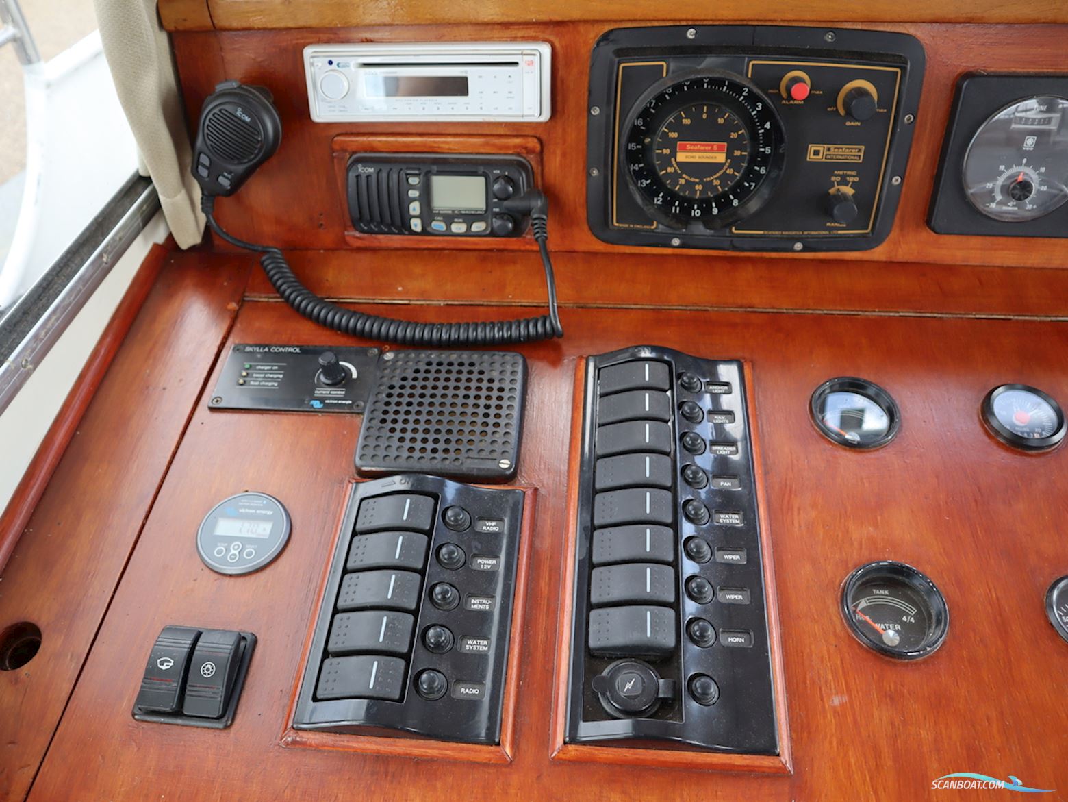 Vissers Trawler 1050