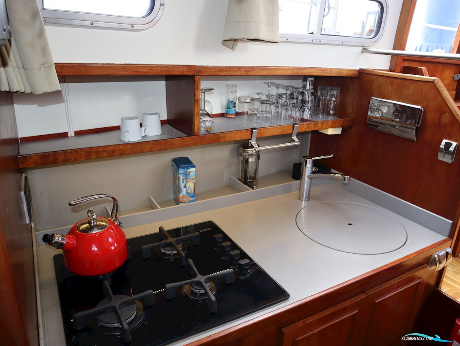 Vissers Trawler 1050