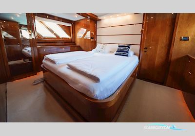 Vitech 72 Fly - 5 Kabinen Motorboten 2007, met Caterpillar 3412E motor, Kroatië