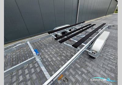 Vlemmix Boottrailers F 2700 kg. Balken trailer met Wegklapbare LED verlichting Motorboten 2025, The Netherlands