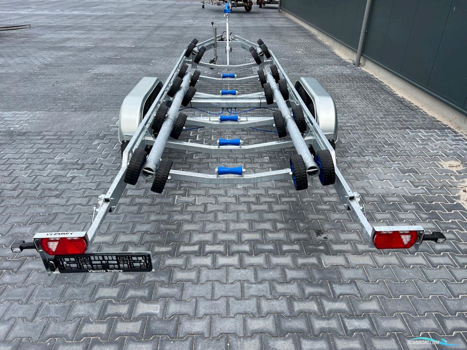 Vlemmix Boottrailers K 3500 kg.  FLEX ROLL met wegklapbare LED verlichting
