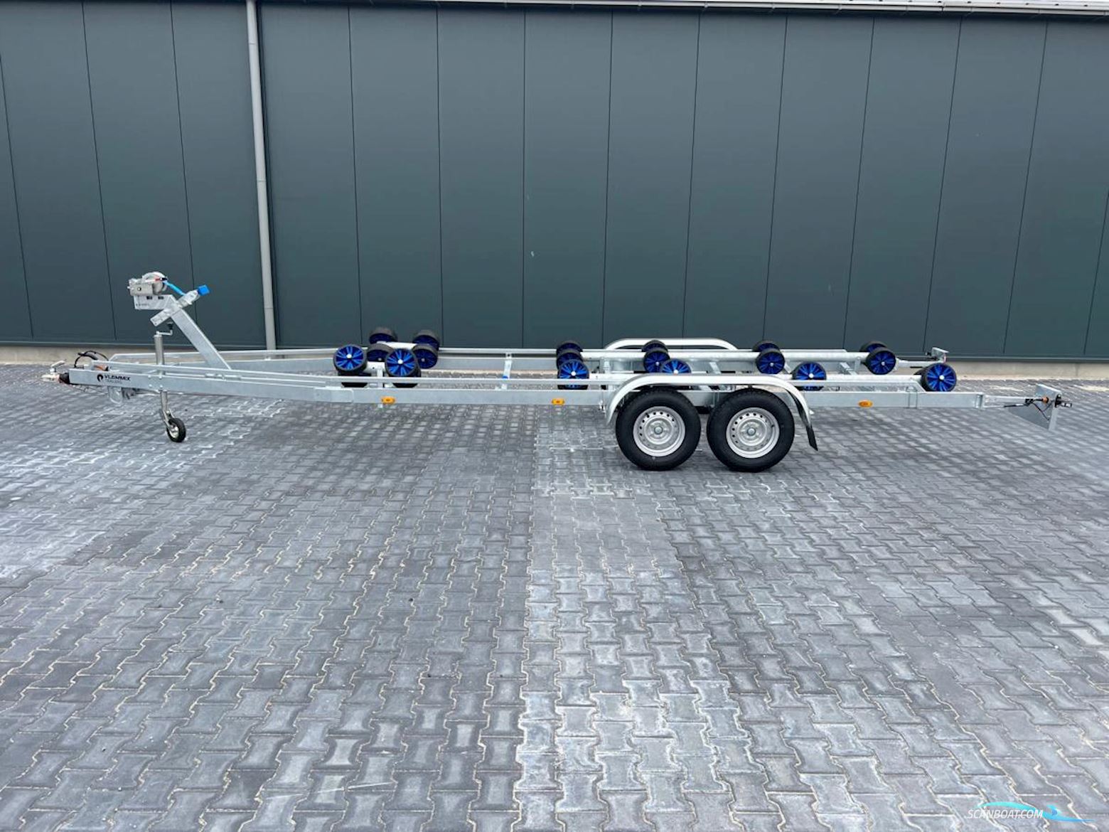 Vlemmix Boottrailers K 3500 kg.  FLEX ROLL met wegklapbare LED verlichting