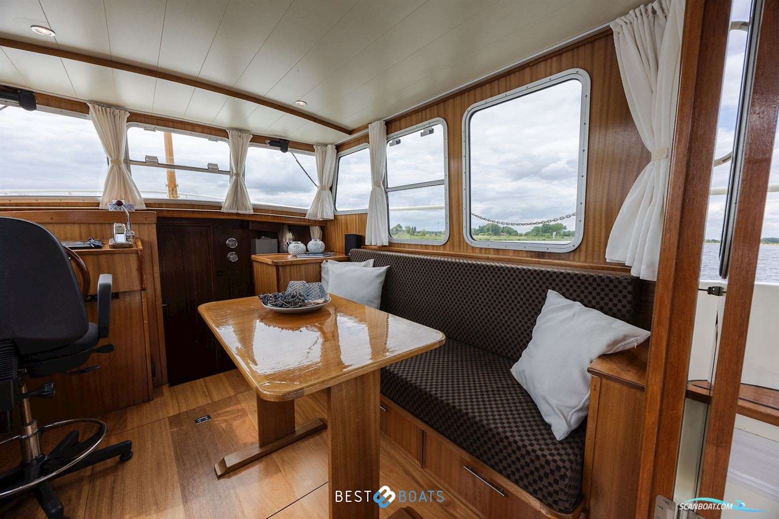 Vripak Yachting 965 OK