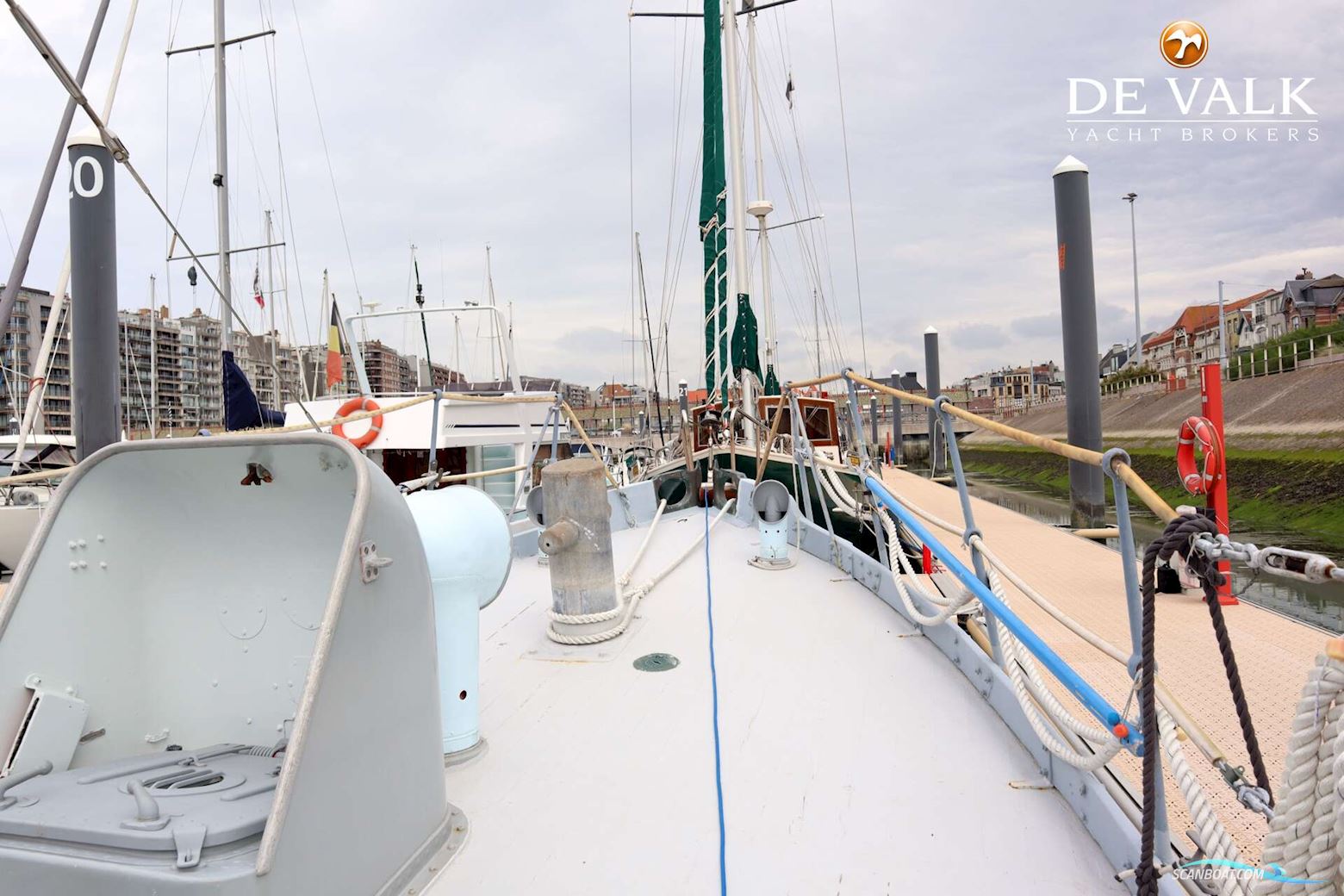 Waarschip 1076 Custom