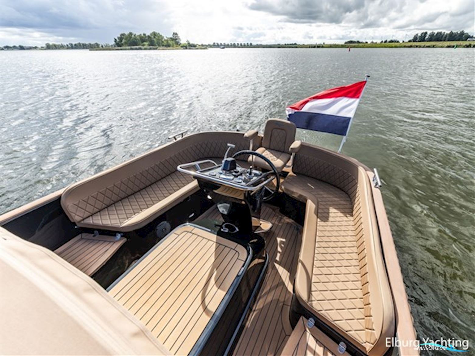 Waterspoor 717 Aviator