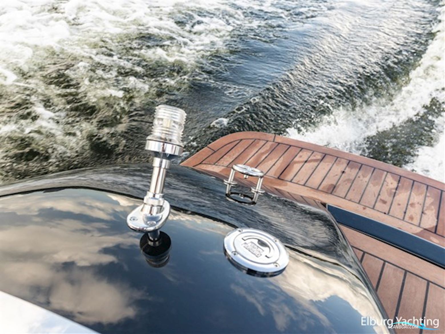 Waterspoor 717 Aviator