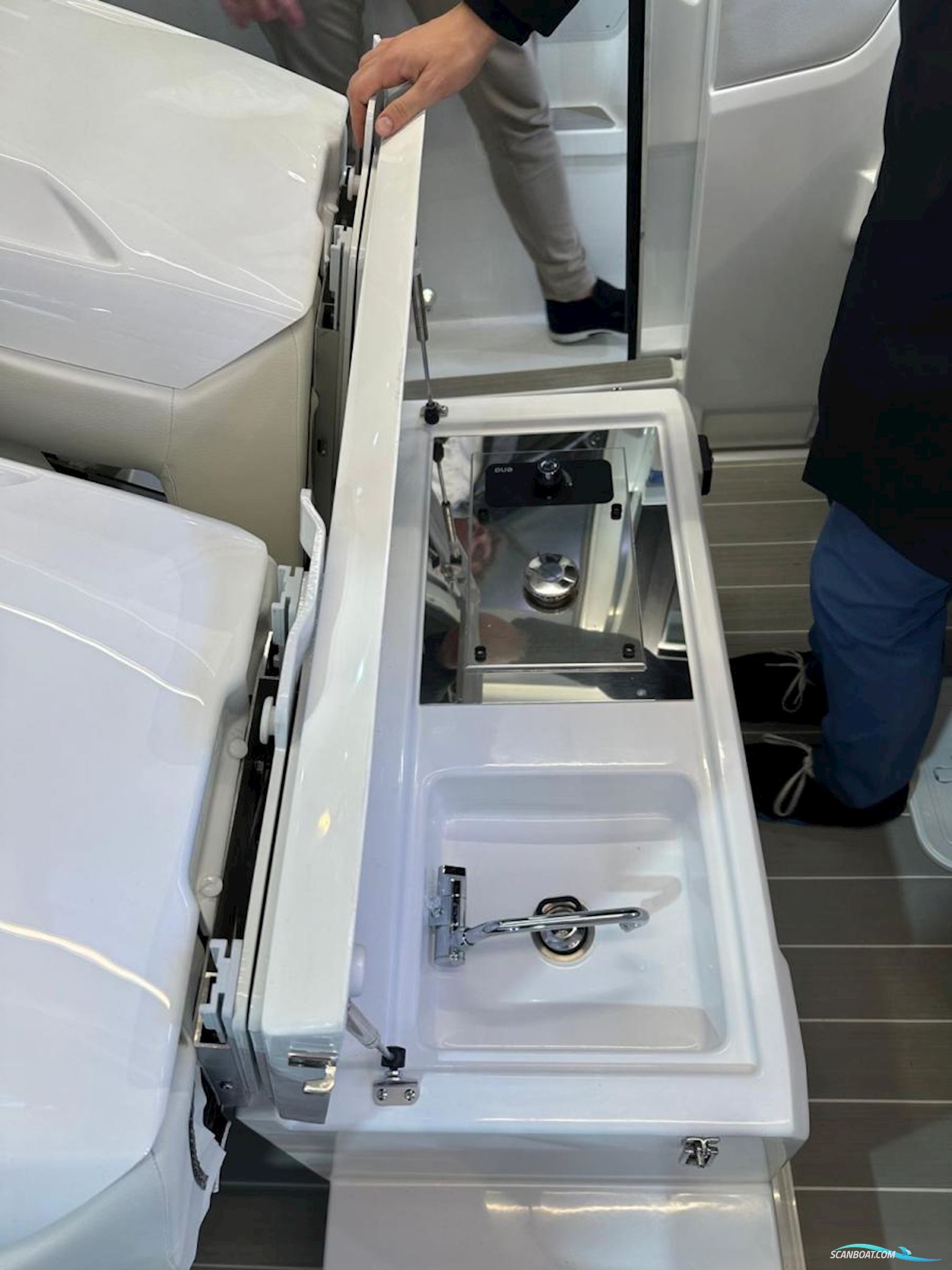 Wellcraft 28 Explorer