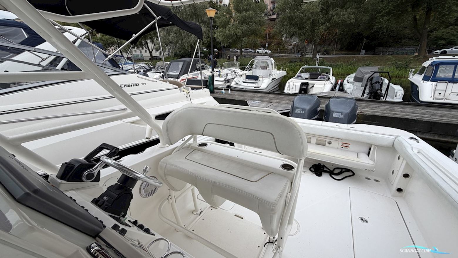 Wellcraft 302 SCARAB SPORT