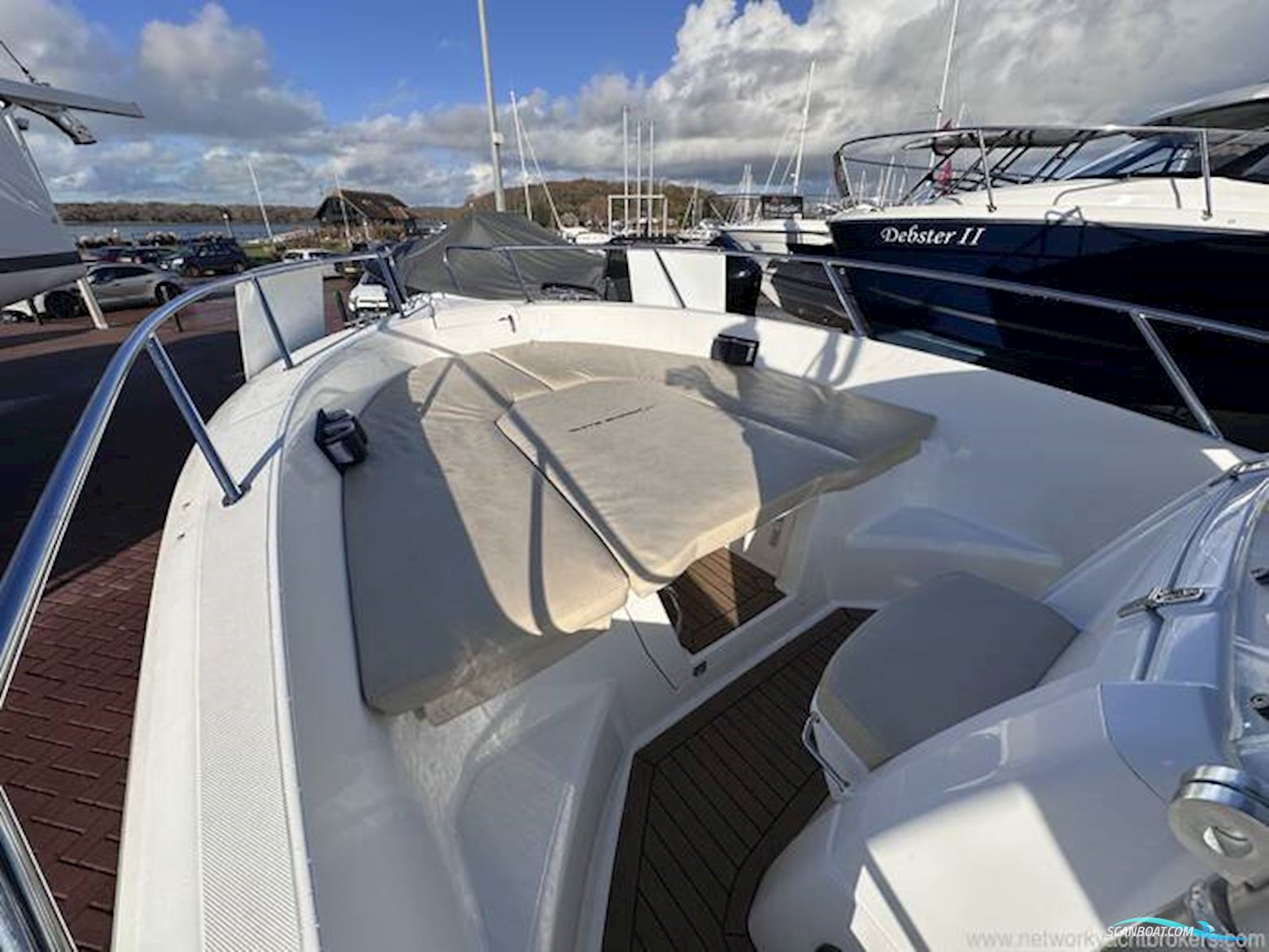 White Shark 226