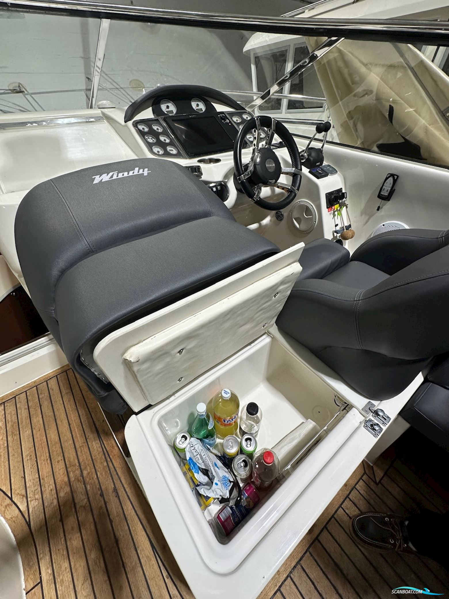 Windy 32 Grand Tornado