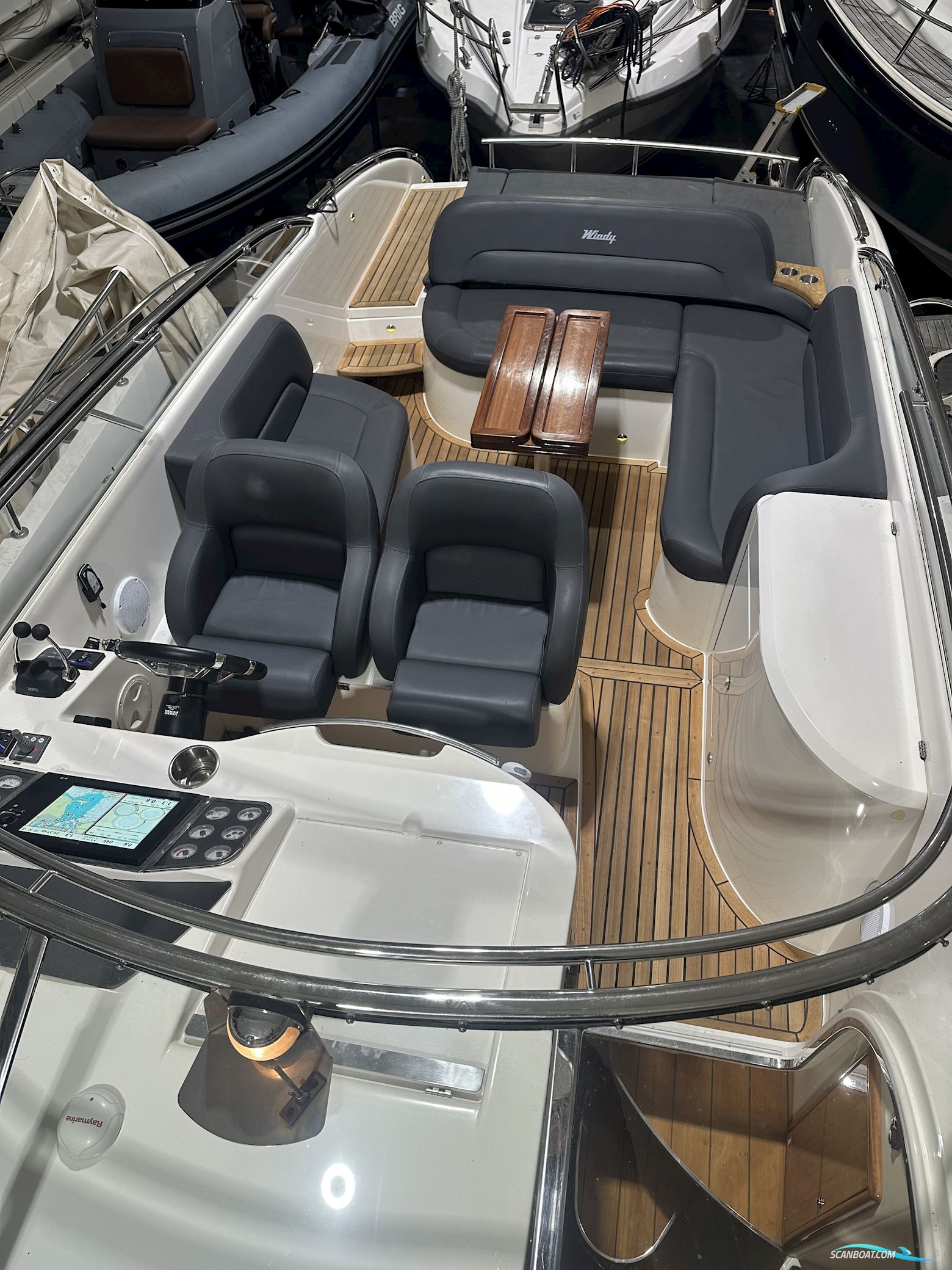 Windy 32 Grand Tornado