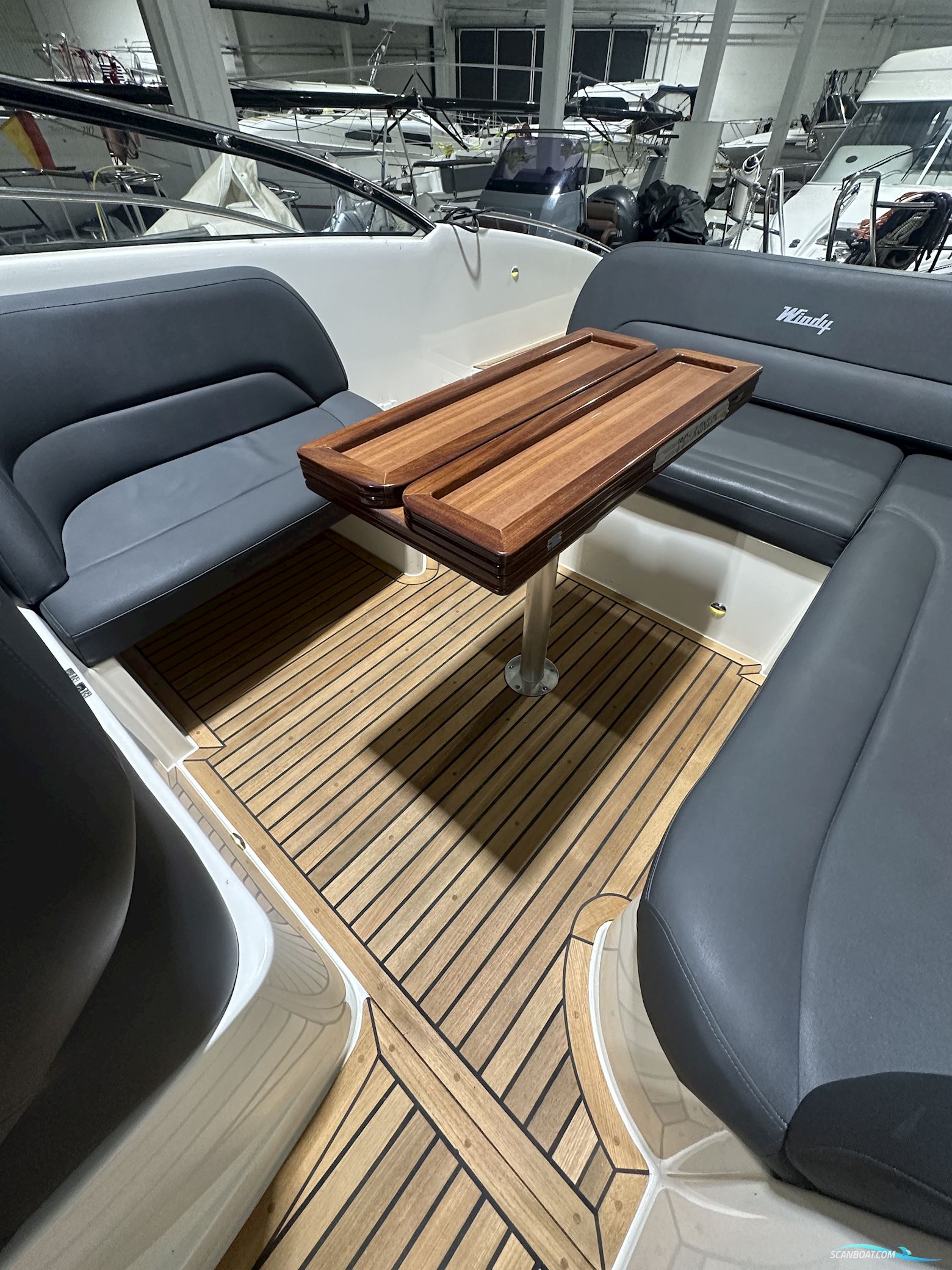 Windy 32 Grand Tornado